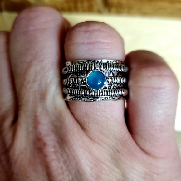 New Chalcedony 925 Silver Spinner Meditation Ring. - Picture 4 of 7